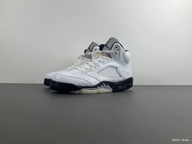 JORDAN BLACK' AIR 'WHITE RETRO DD0587-110 5 0710